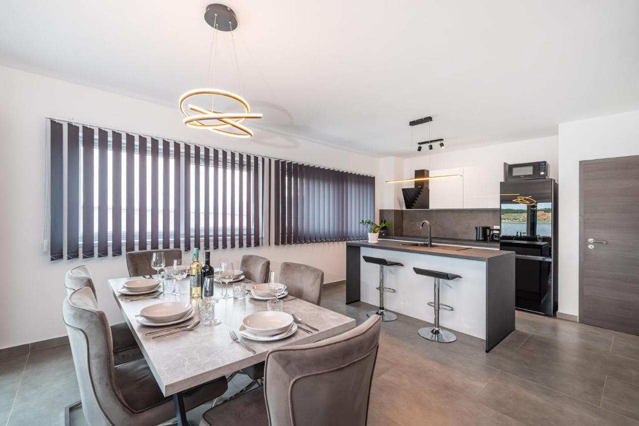 Luxury Villa Noemi Ražanac Esterno foto