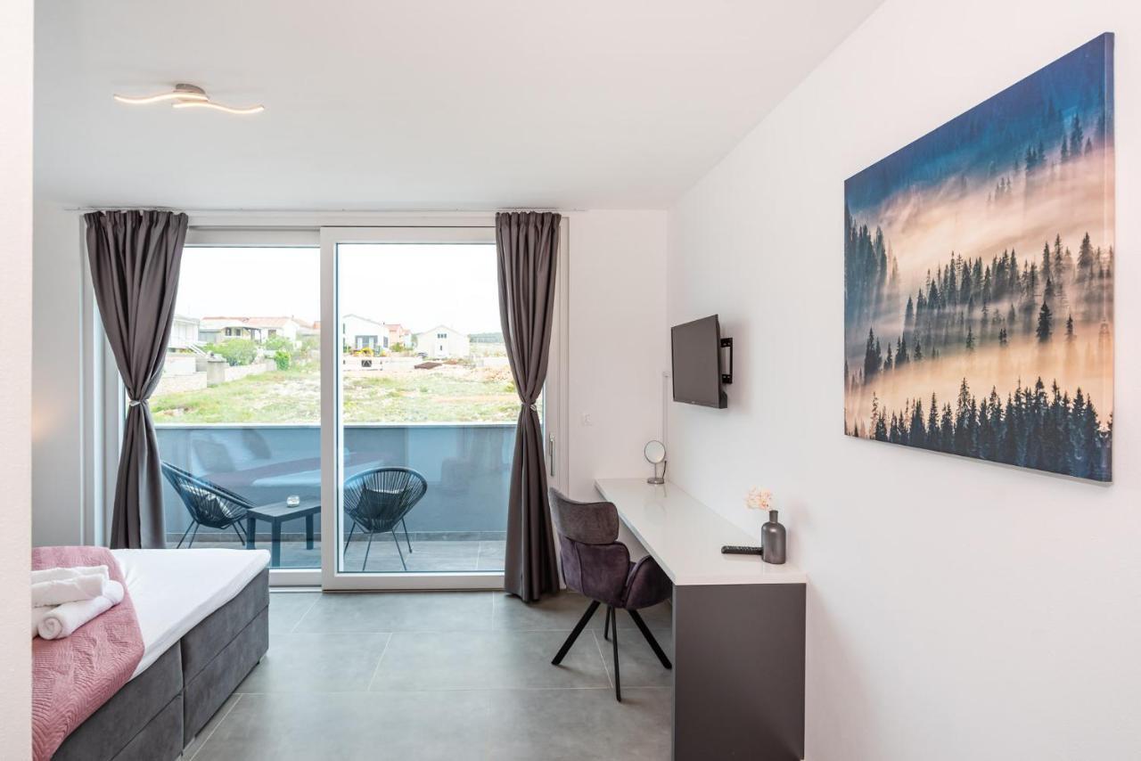 Luxury Villa Noemi Ražanac Esterno foto