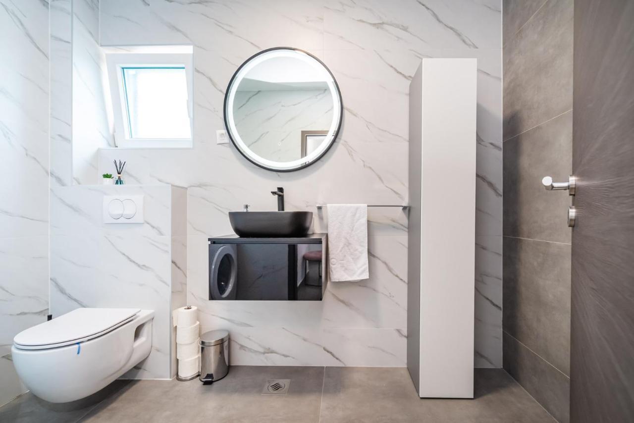 Luxury Villa Noemi Ražanac Esterno foto