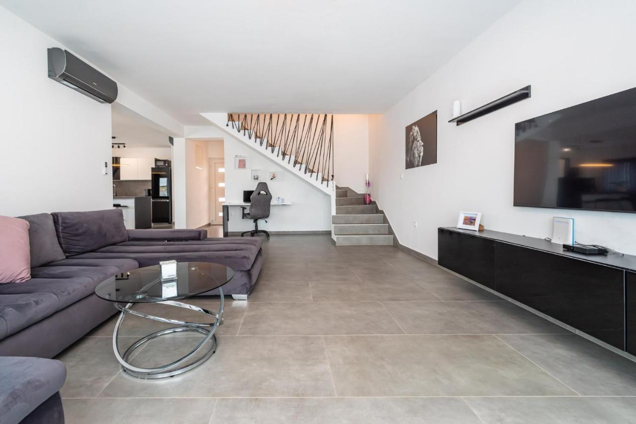 Luxury Villa Noemi Ražanac Esterno foto