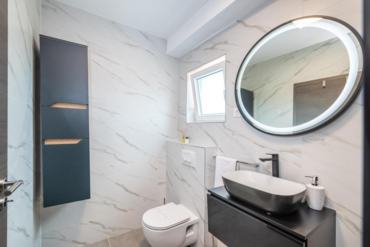 Luxury Villa Noemi Ražanac Esterno foto