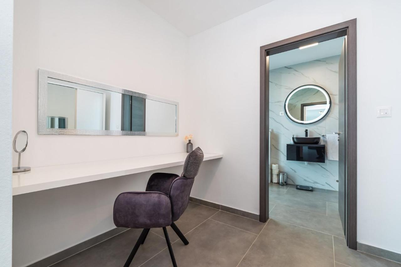 Luxury Villa Noemi Ražanac Esterno foto