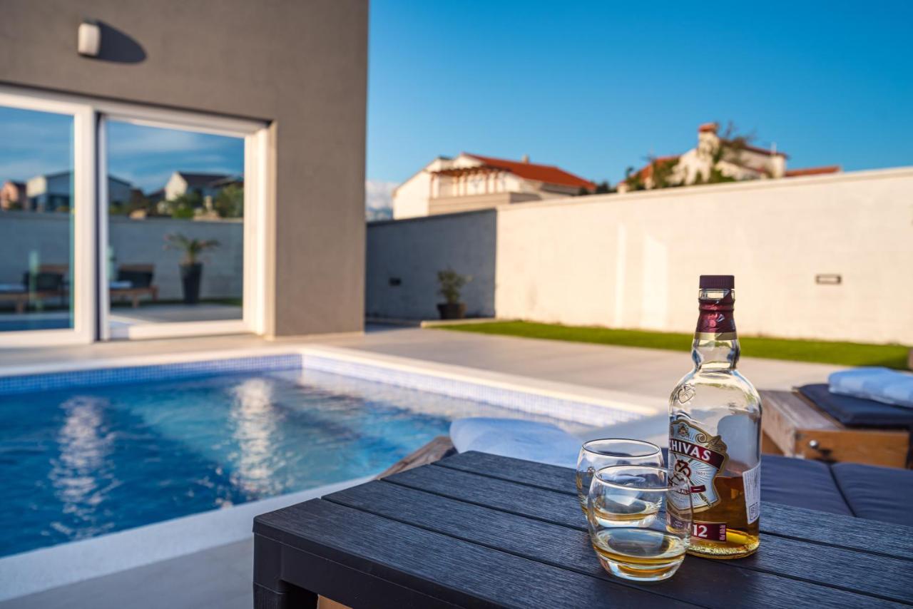 Luxury Villa Noemi Ražanac Esterno foto