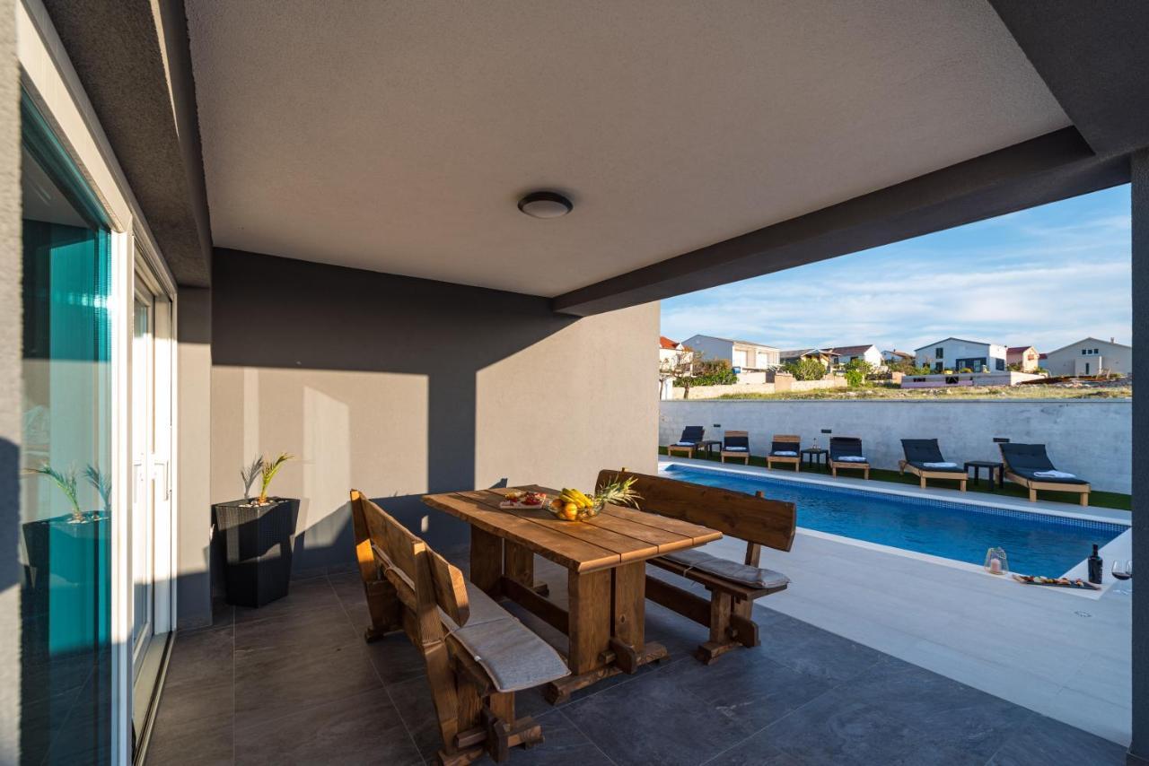 Luxury Villa Noemi Ražanac Esterno foto