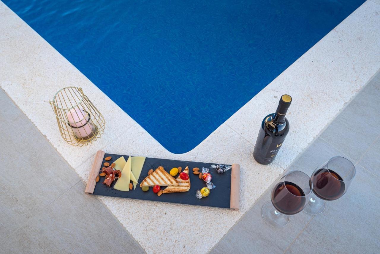 Luxury Villa Noemi Ražanac Esterno foto