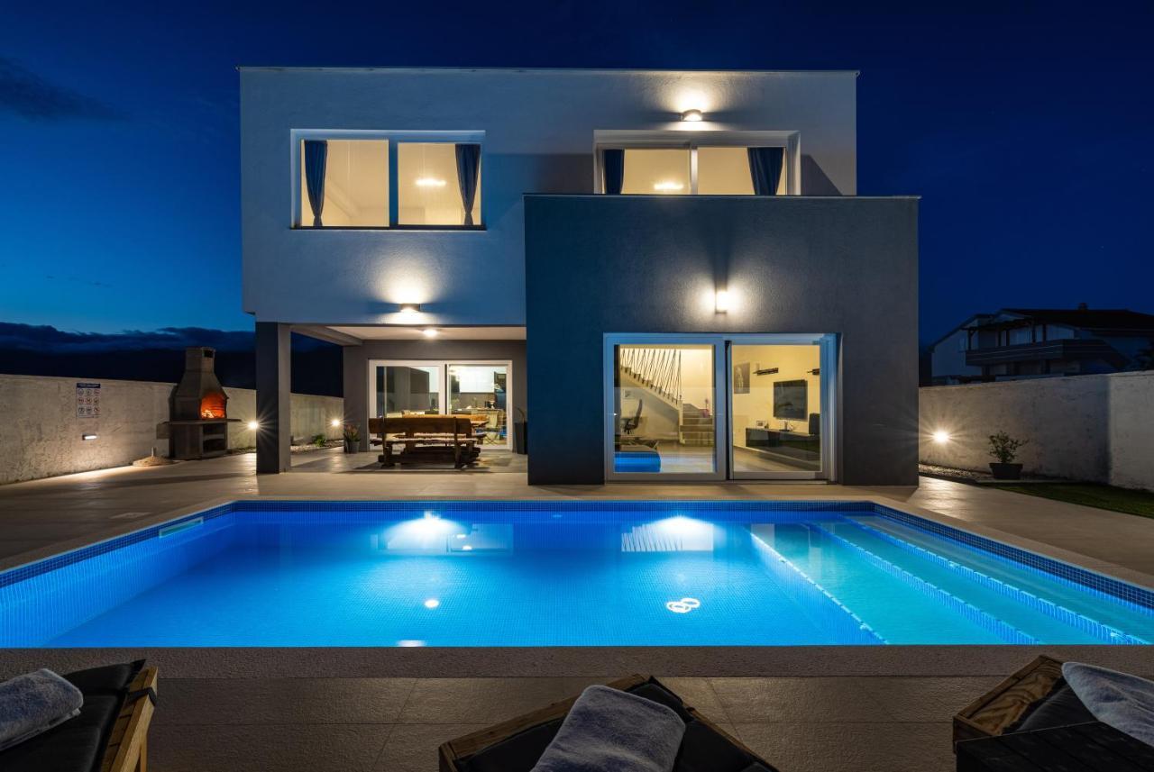 Luxury Villa Noemi Ražanac Esterno foto