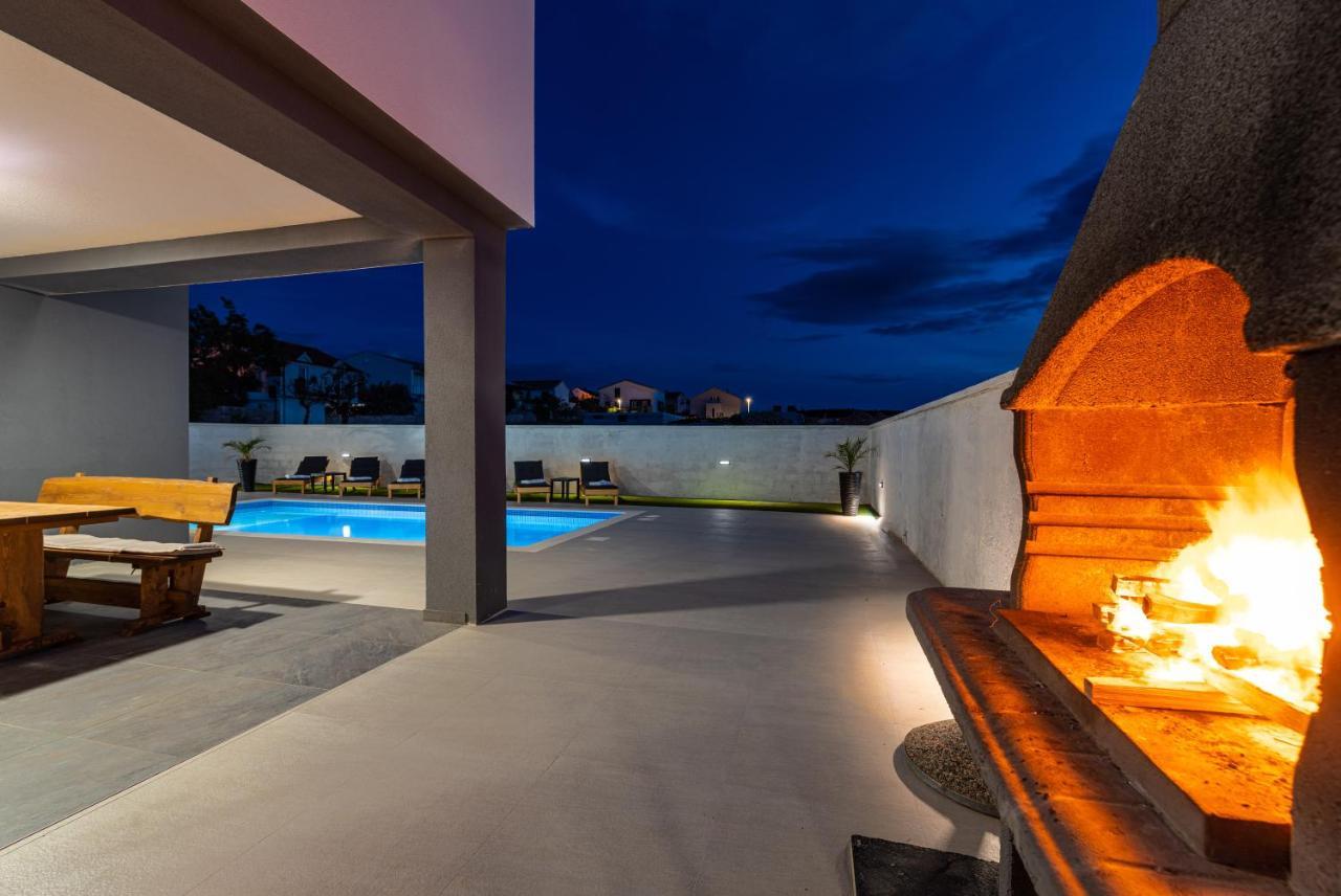 Luxury Villa Noemi Ražanac Esterno foto