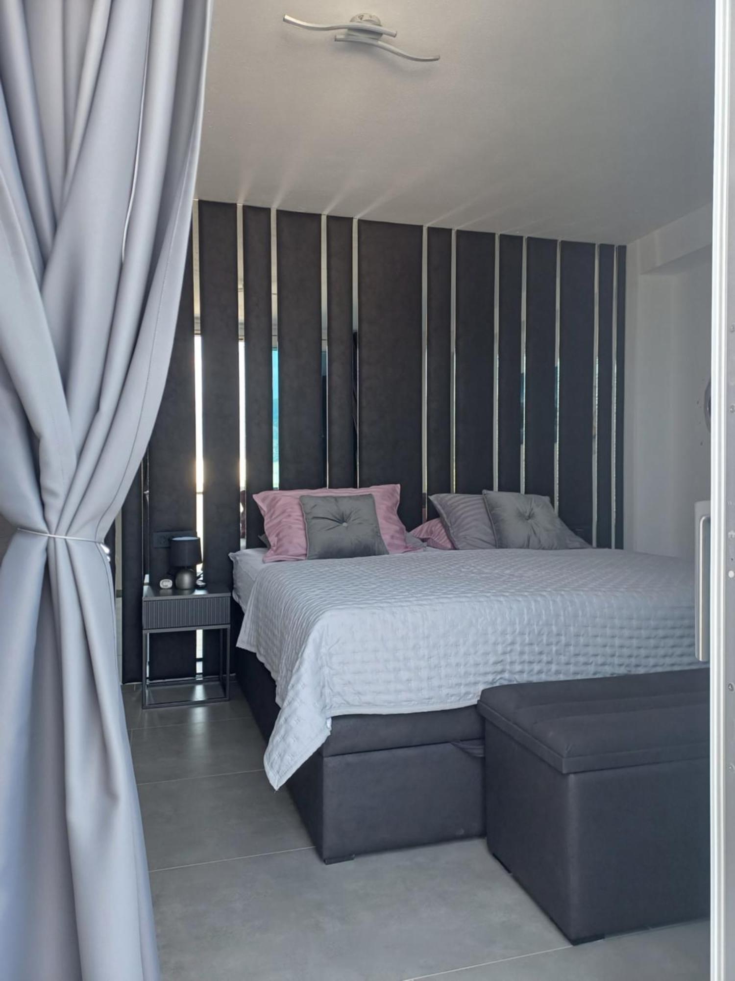 Luxury Villa Noemi Ražanac Esterno foto